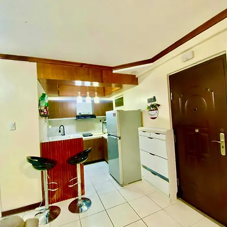 Dym Cozy Condo Pad